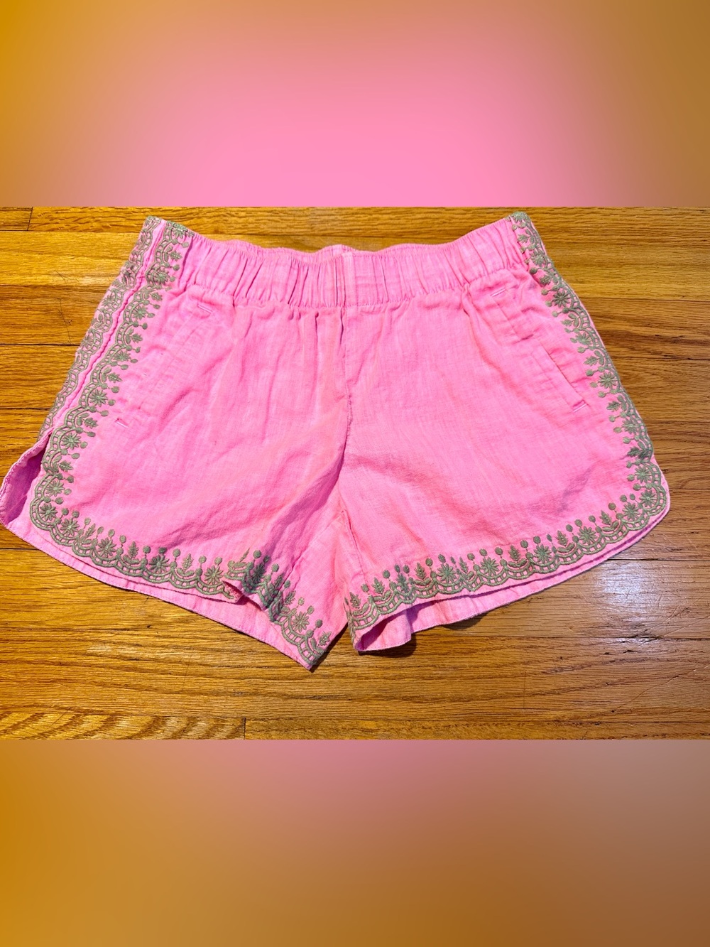Lilly Pulitzer Small Laryn linen shorts in Pink Sandy green embroidery